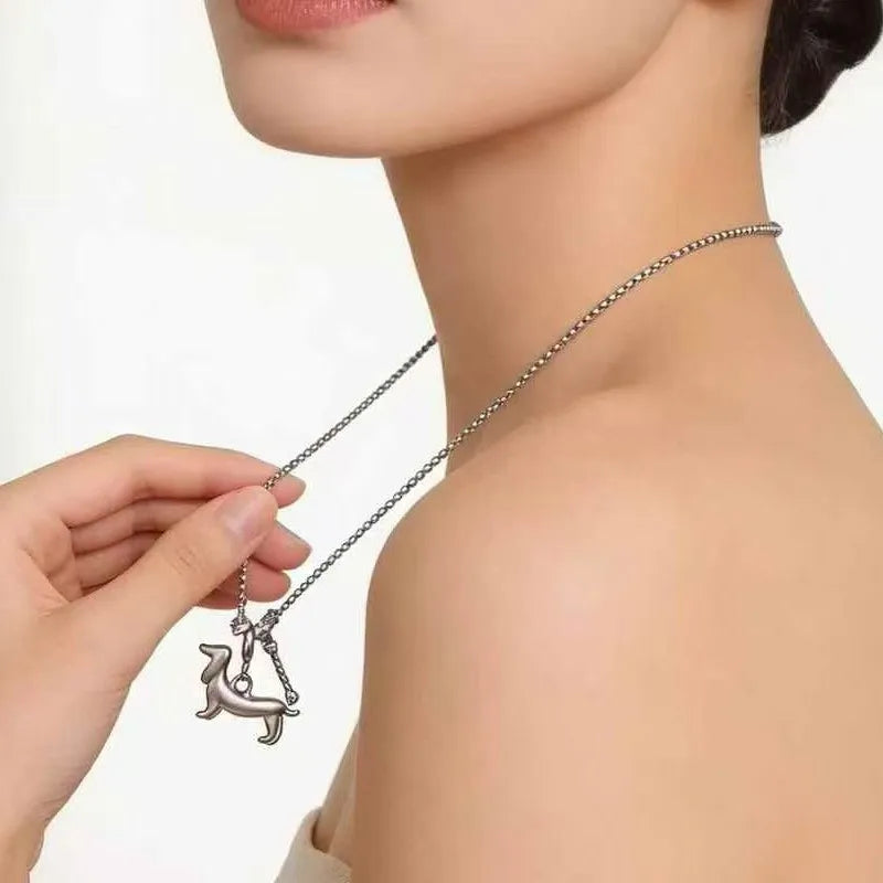 Sweet And Cool Style Metal Dog Bone Pendant Necklace for Women Unique Design Luxury Sensation Sweater Chain Daily Accessory Gift